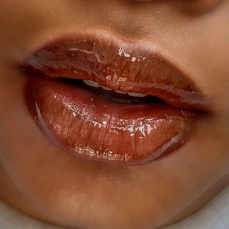 Lherie Mocha Ultra-Hydration Moisture Vegan Blumber Lip Oil